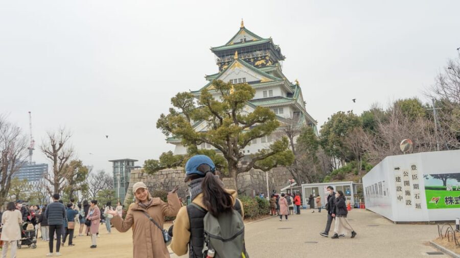 5-Hour Osaka Highlights Bike Tour with Lunch - Osaka Castle Park by bike: breezes, photos, and smart energy use