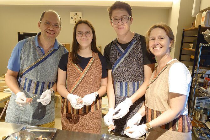 Authentic SUSHI Course Cooking Class - Your sushi lineup: 9 nigiri, gunkan-maki, and one rolled piece
