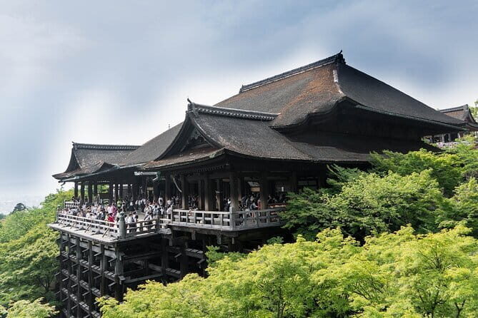Discover Himeji, Kobe and Nara from Osaka - Kobe Chinatown (Nankin-machi): lunch and a change of pace