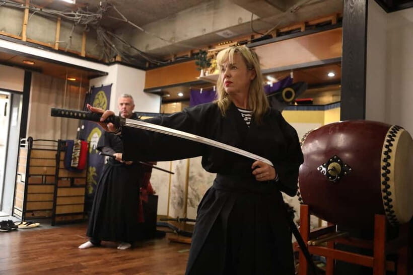Experience Samurai and traditional Culture to the fullest - Osaka Castle samurai training in 3 hours: how the flow works