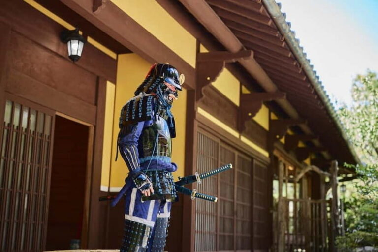 Experience Samurai and traditional Culture to the fullest - Kimono change and the etiquette mindset before you write or swing