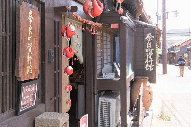 Full Day Guided Tour to Nara from Osaka by Van - Naramachi free time: the lunch-and-souvenir reset