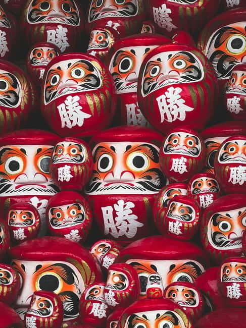Get to know Minoo from Osaka. Katsuoji Temple, Ryuanji Waterfall and Ryuanji Temple - Daruma traditions and garden time: what your guide makes clear