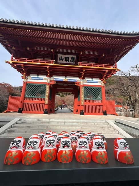 Get to know Minoo from Osaka. Katsuoji Temple, Ryuanji Waterfall and Ryuanji Temple - The walk to Minoo Waterfall: forest time with a clear destination