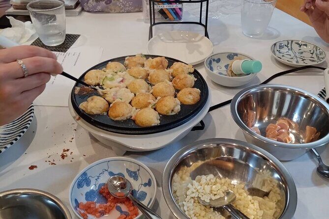 Japanese home cooking class in Osaka Umeda - Meeting Hisako and Naoko in a Real Osaka Home