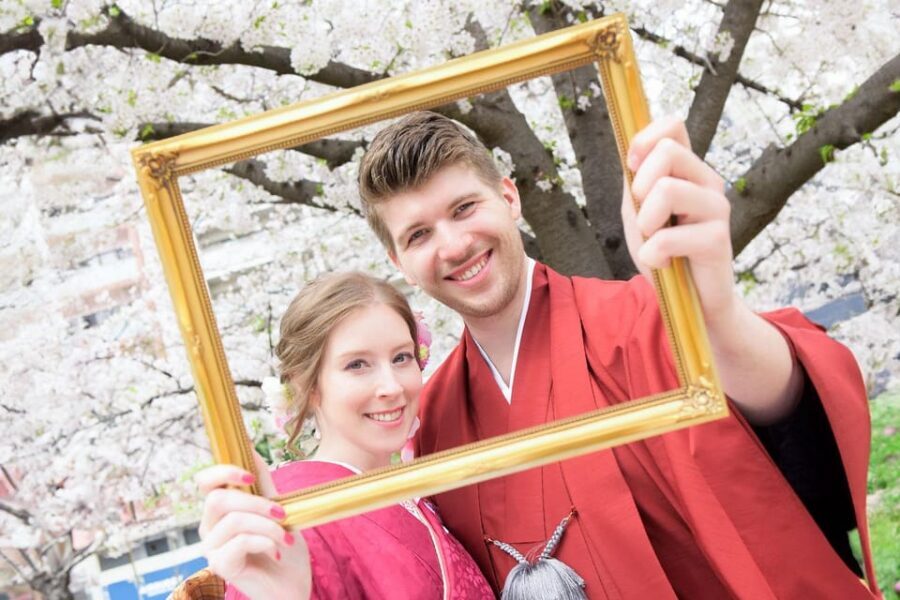 Kimono photoshoot-Includes 100 photo data - Studio portraits with cherry blossoms all year round