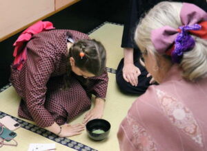 Learn Zen in a class of making Matcha tea near Osaka Castle - The tea room entrance (nijiriguchi) and the idea of equality