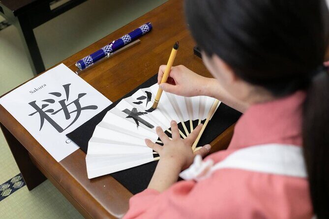 Learning Zen of Japanese Calligraphy in kimono near Osaka Castle - Photo Shoot Details: Getting Good Shots Without Becoming a Photo Nuisance