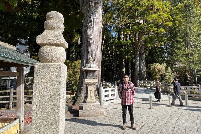 Mt Koya Full Day Tour from Osaka with Licensed Guide and Vehicle - Okunoin Cemetery and Kobo Daishi: the emotional center