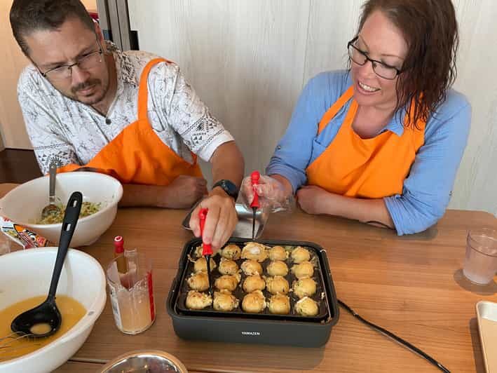 Okonomiyaki or Ramen&Gyoza Class with Local Shop Tour - Osaka Tenmangu Shrine to Kitchen: The Real-World Flow