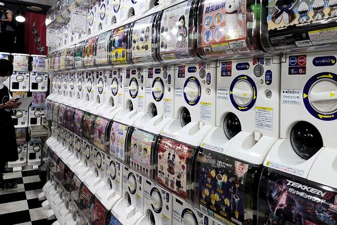 Osaka 4-Hour Walking Tour: Hotspots and Hidden Gems - Getting Oriented at 2:00 pm: Where You Start and What Happens Next