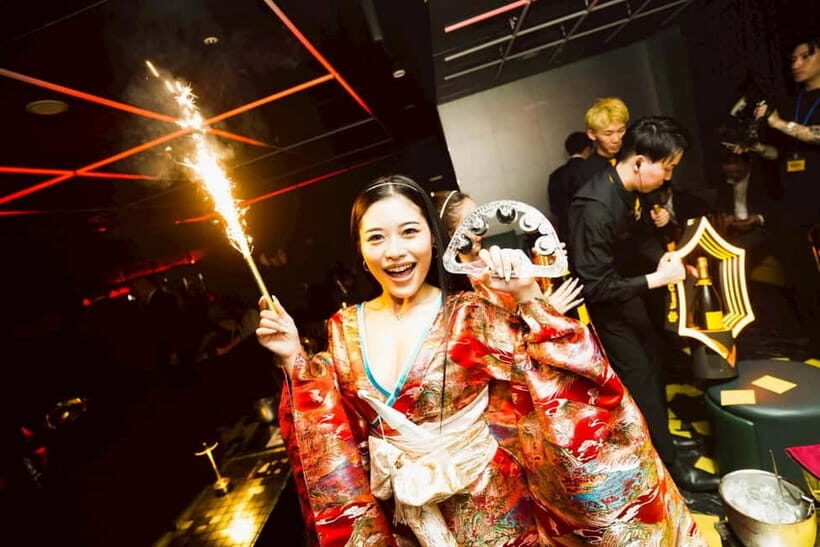 Osaka Dotonbori:GIRAFFE Nightclub Ticket with Drink/VIP Plan - Getting in smoothly: passport, age checks, and entrance route