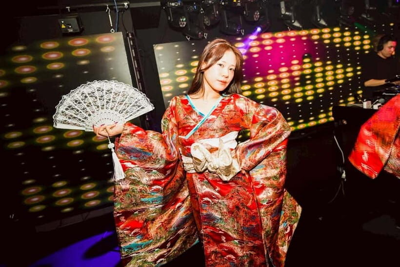 Osaka Dotonbori:GIRAFFE Nightclub Ticket with Drink/VIP Plan - VIP champagne tables: when it’s worth the splurge