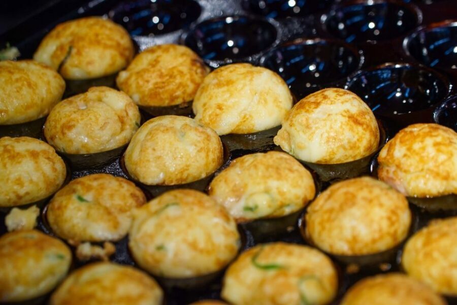 Osaka: Kuromon Market Food Walking Tour (6 stops, 6 tastes) - Who should book this Kuromon Market food walk