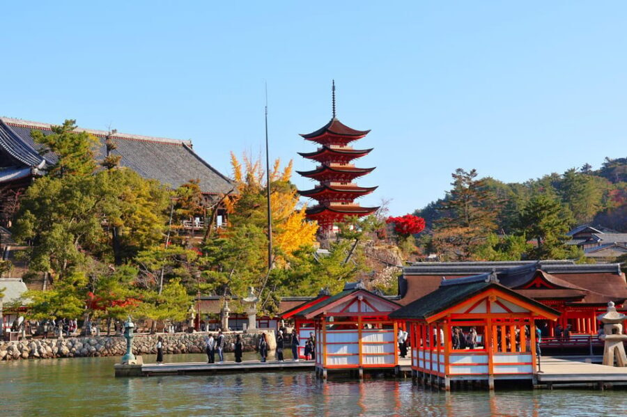 Osaka/Kyoto: Hiroshima Miyajima Bus Tour & Shinkansen Ticket - Hiroshima Okonomiyaki Lunch: A Real Local Reset