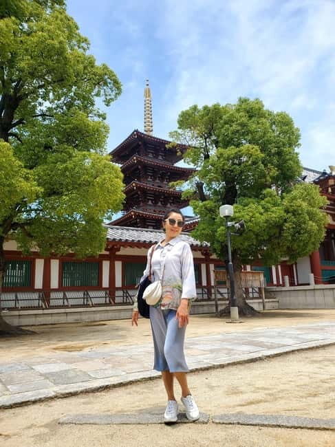 Osaka Like a Local: 6 Hours of Walking, Eating & Exploring! - Osaka Castle: photos first, then the real question—do you go inside?