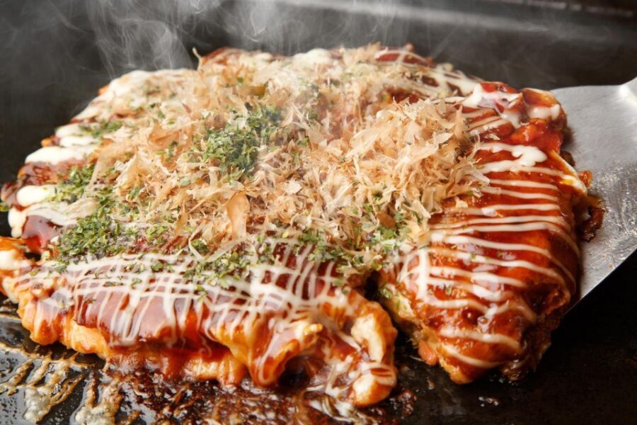 Osaka: Local Foodie Tour in Dotonbori and Shinsekai - Why Shinsekai to Dotonbori is the perfect Osaka food walk