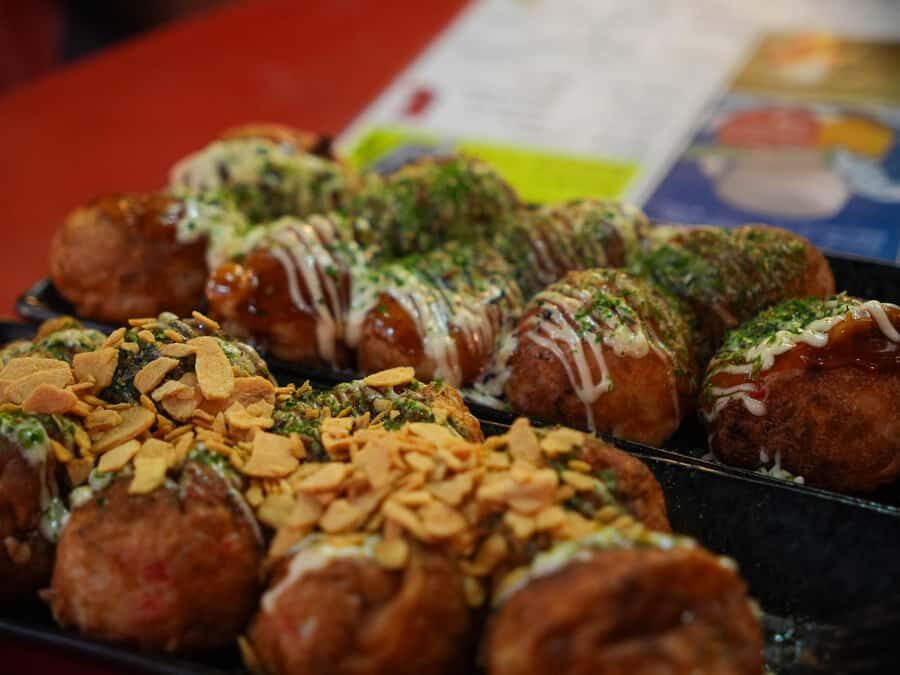 Osaka Morning Tour: Shitennoji Temple, Shinsekai &Doutonbori - Tennoji Park: the calm warm-up before the crowds