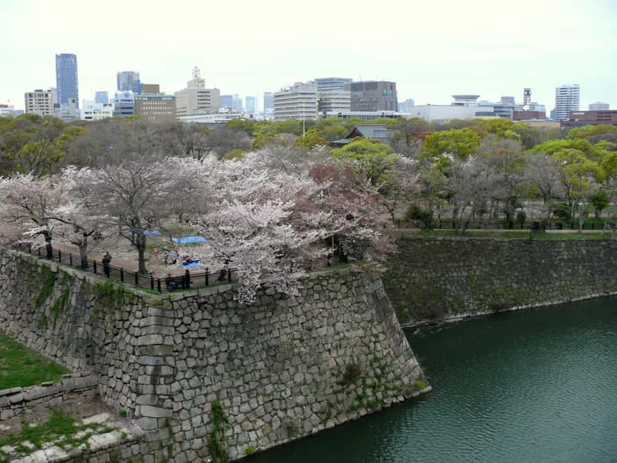 Osaka: Osaka Castle 3 hours Historical Walking Tour - Miraiza Osaka: A Historic Site With a Different Tone