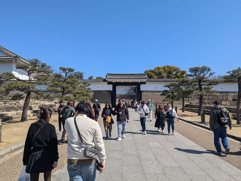 Osaka: Osaka Castle Guided Tour with Local Guide - Meet at the Castle: What You’ll Do in Those Two Hours