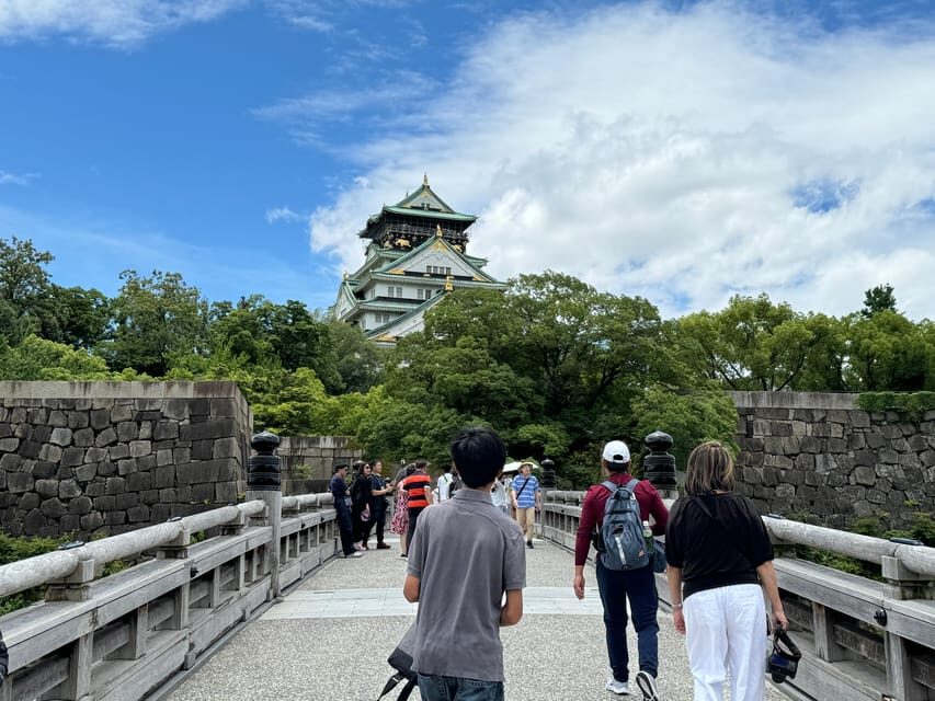 Osaka: Osaka Castle & Historical Museum Guided Tour - The Guides: What You Get When Questions Are Welcome