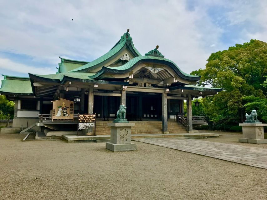 Osaka: Osaka Castle - Tsuruhashi - Tennoji (Spanish Guide) - The short train hop to Tsuruhashi: an international Osaka moment