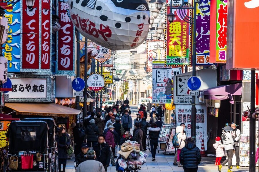 Osaka Private Tour with Government-Licensed Guide - Osaka Castle: Big Landmark, Clear Context