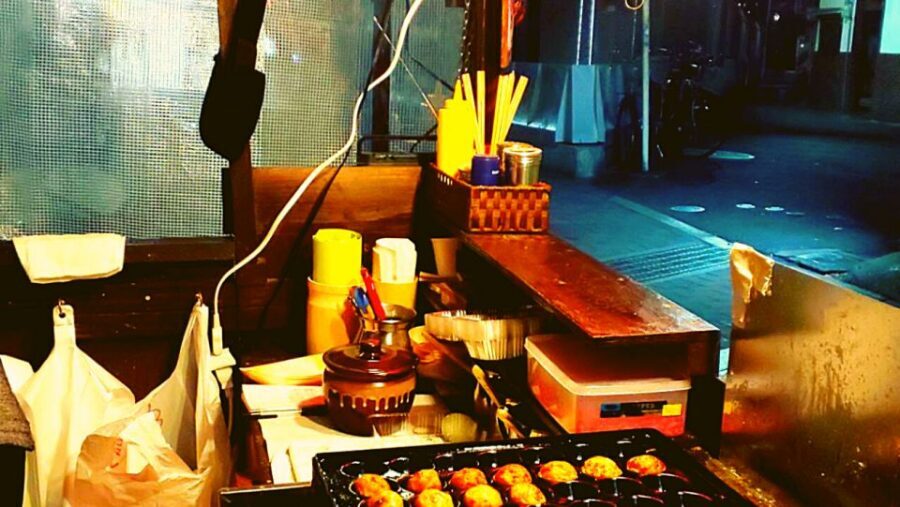 Osaka: Shinsekai Food Tour with 13-15 Dishes at 5 Eateries - The traditional comfort restaurant: nikudoufu, tofu stew, yakitori, mochi