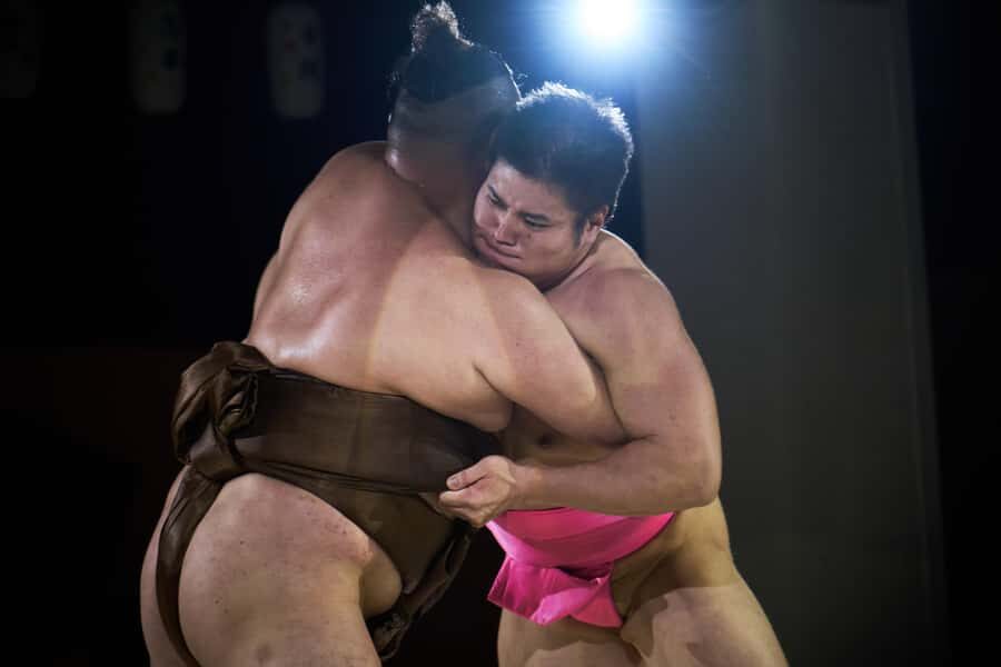 Osaka: Sumo Show & Experience w/ Optional Kimono & Hot Pot - Timing: when the sumo show starts and why you should arrive before the doors open