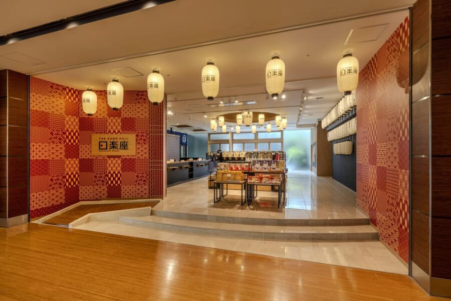 Osaka: Sumo Stage Show with Bento or Snack + Fight & Photo - What you get to eat: room-temperature bento and snack bags that won’t slow you down
