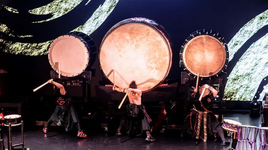 Osaka: UTAGE Japanese Taiko Live Show - The downstairs photo stop: samurai swords and umbrellas