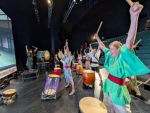 OSAKA:Feel the Power! Learn Taiko Drum from Professionals - The 50-minute story mission: how the show works