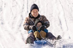 Play with Snow Crab Buffet Lunch and Strawberry Picking Bus Tour - Mt. Rokko Snow Park: Real Snow Time and Slide-Friendly Fun