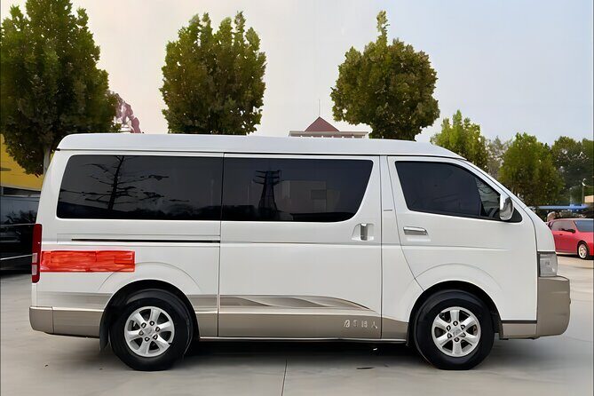 Private Airport transfer OSAKA to Kansai Intl. Airport(KIX) - Vehicle comfort for 1 to 8 passengers (and luggage reality checks)