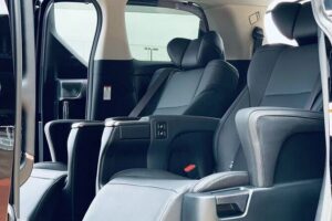 Private arrival Transfer from Osaka Itami Airport(ITM) to central Osaka city - Finding your driver at ITM: signage, arrivals hall, and flight tracking