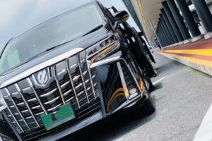Private arrival transfer from Osaka Itami International airport to Kyoto City - Vehicle setup for groups up to nine: comfort, car seats, and stroller access
