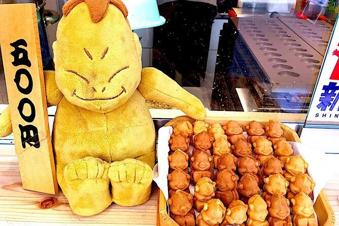 Retro Osaka Street Food Tour: Shinsekai - Wandering Shinsekai Like a Local: Shops, Snacks, and Photo Stops